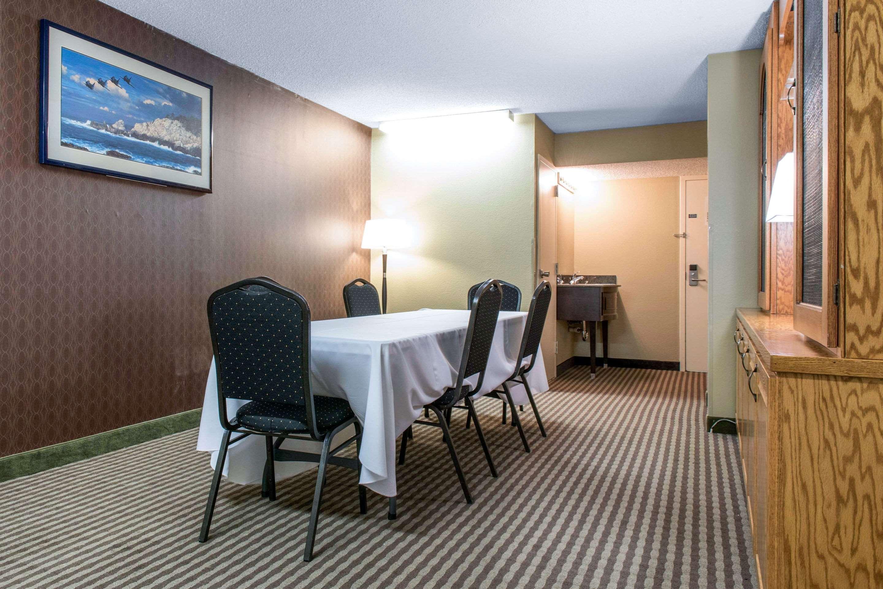 Quality Inn Festus Bagian luar foto