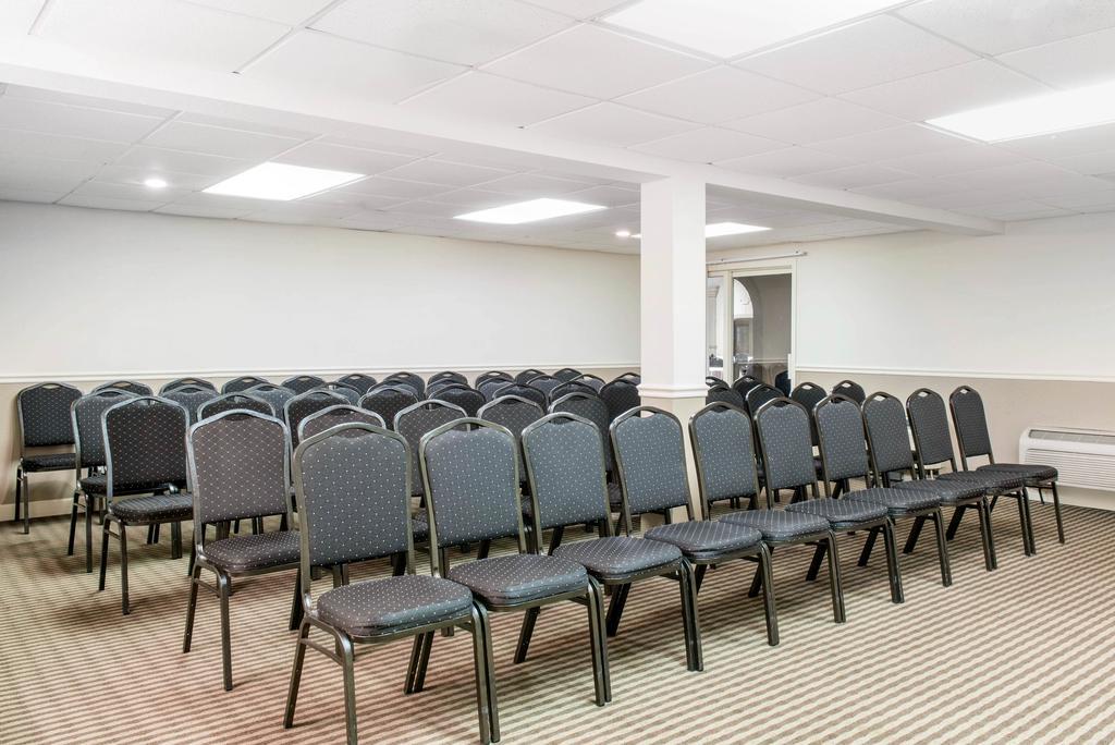 Quality Inn Festus Bagian luar foto