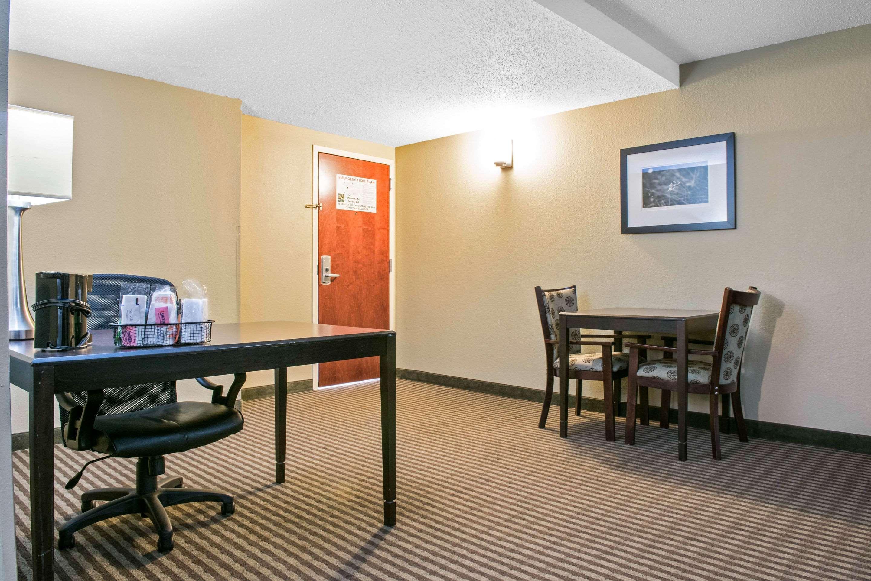 Quality Inn Festus Bagian luar foto