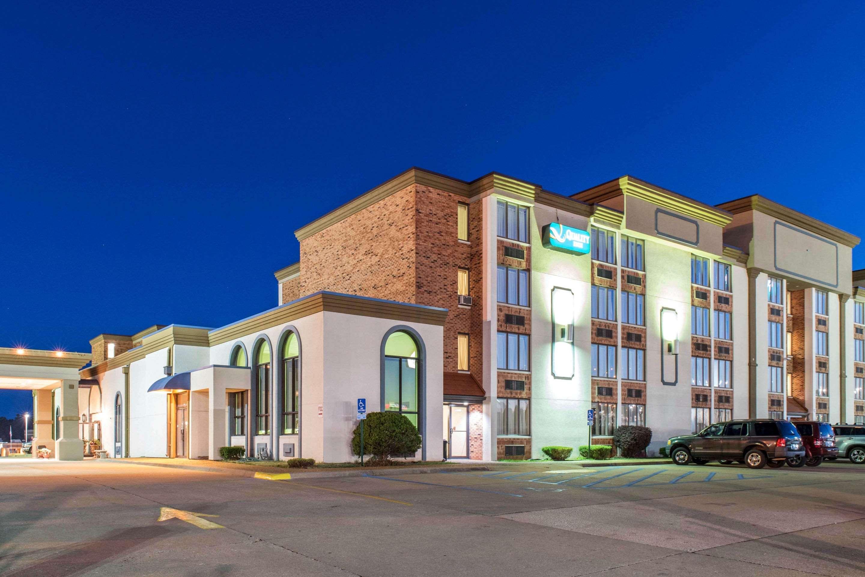 Quality Inn Festus Bagian luar foto