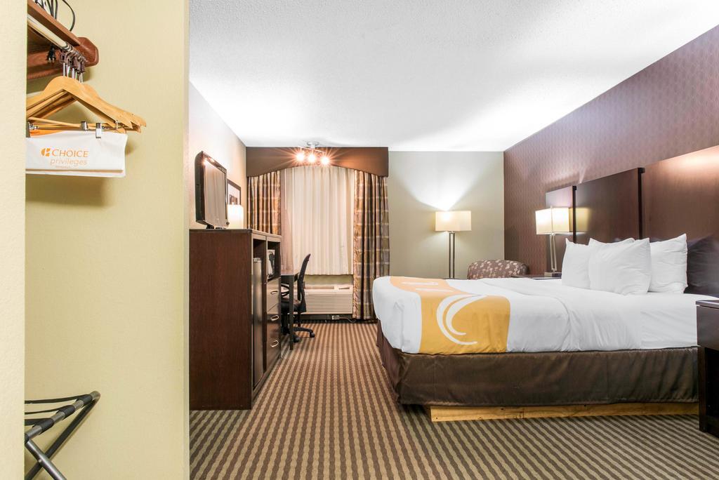 Quality Inn Festus Bagian luar foto