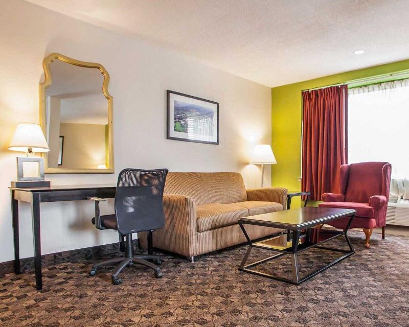 Quality Inn Festus Bagian luar foto